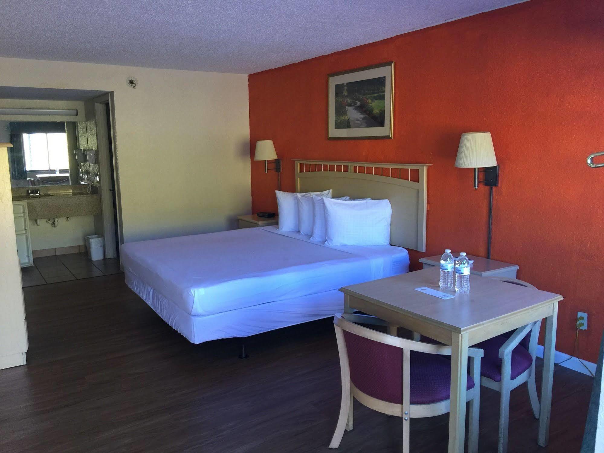Country Hearth Inn- Киссимми Экстерьер фото