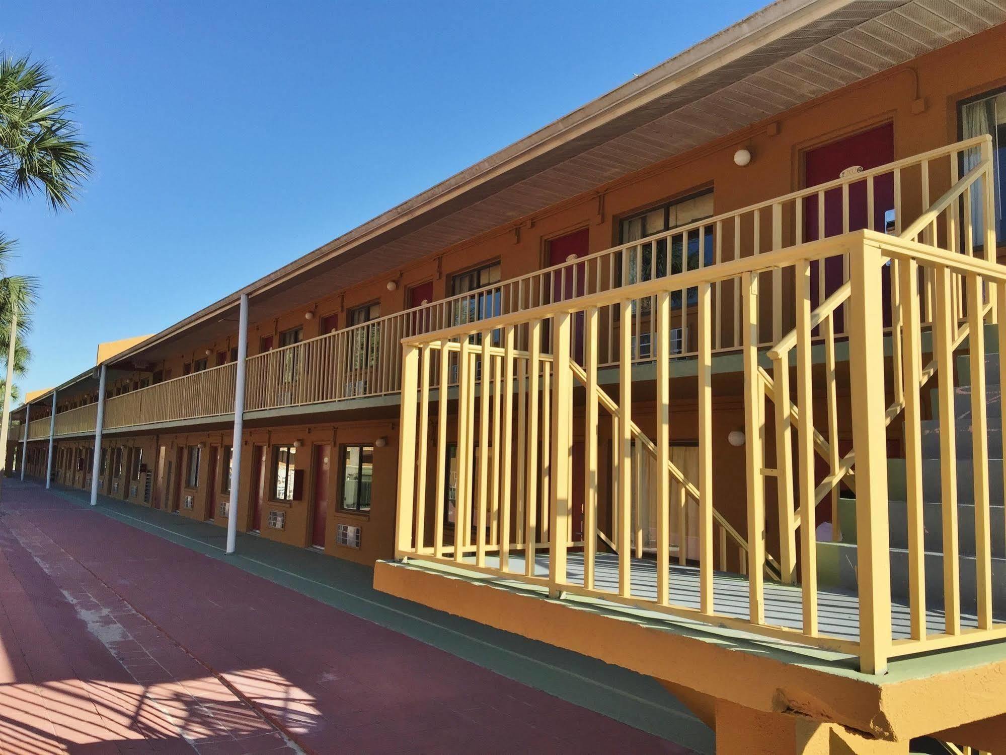 Country Hearth Inn- Киссимми Экстерьер фото